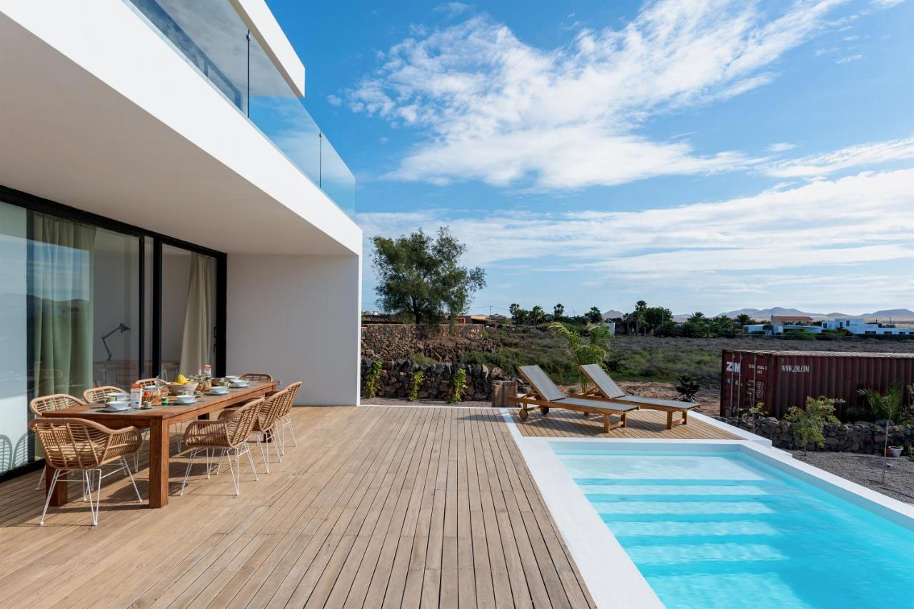 Villa Elena, Luxery Villa With Swimming Pool! ลาคาเรส ภายนอก รูปภาพ