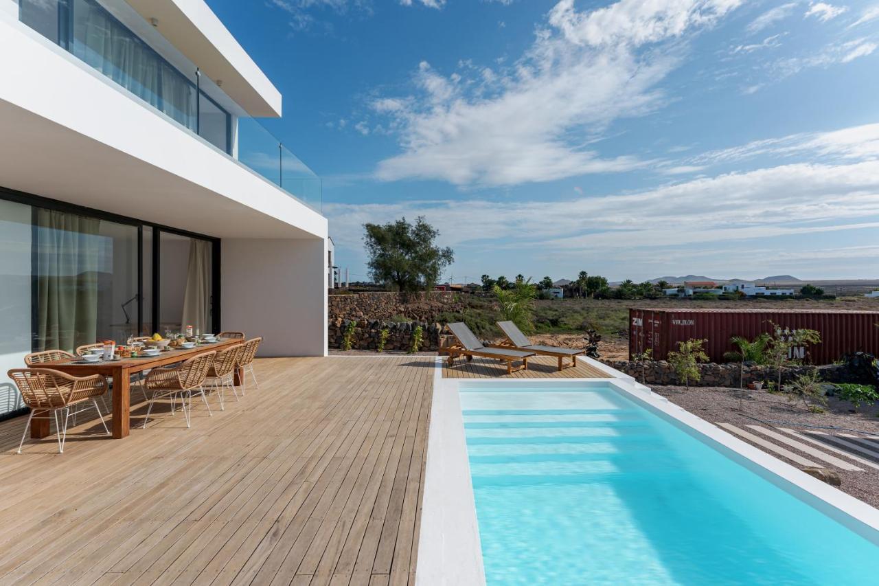 Villa Elena, Luxery Villa With Swimming Pool! ลาคาเรส ภายนอก รูปภาพ